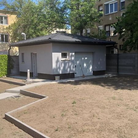 Karpatia Vendeghaz 1201 Budapest Luaran gambar