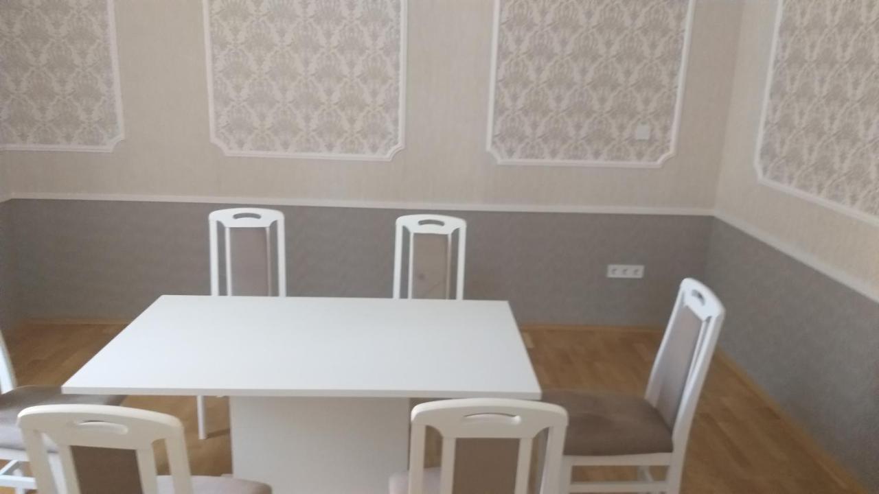 Karpatia Vendeghaz 1201 Budapest Luaran gambar